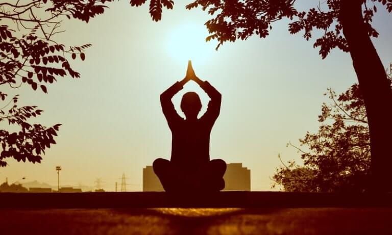 Die 10+ besten Meditationsapps (für weniger Stress und mehr Freude)
