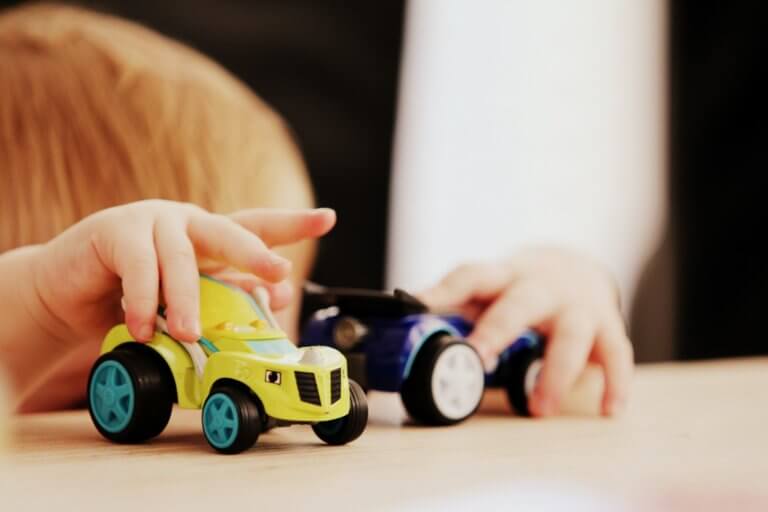 Parkhaus für Kinder: beliebte Spielzeug-Modelle und Ratgeber